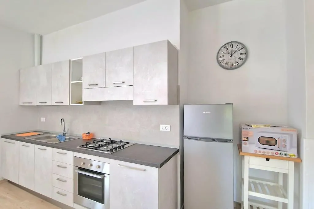S.Benedetto Terrace Apartment Peschiera del Garda