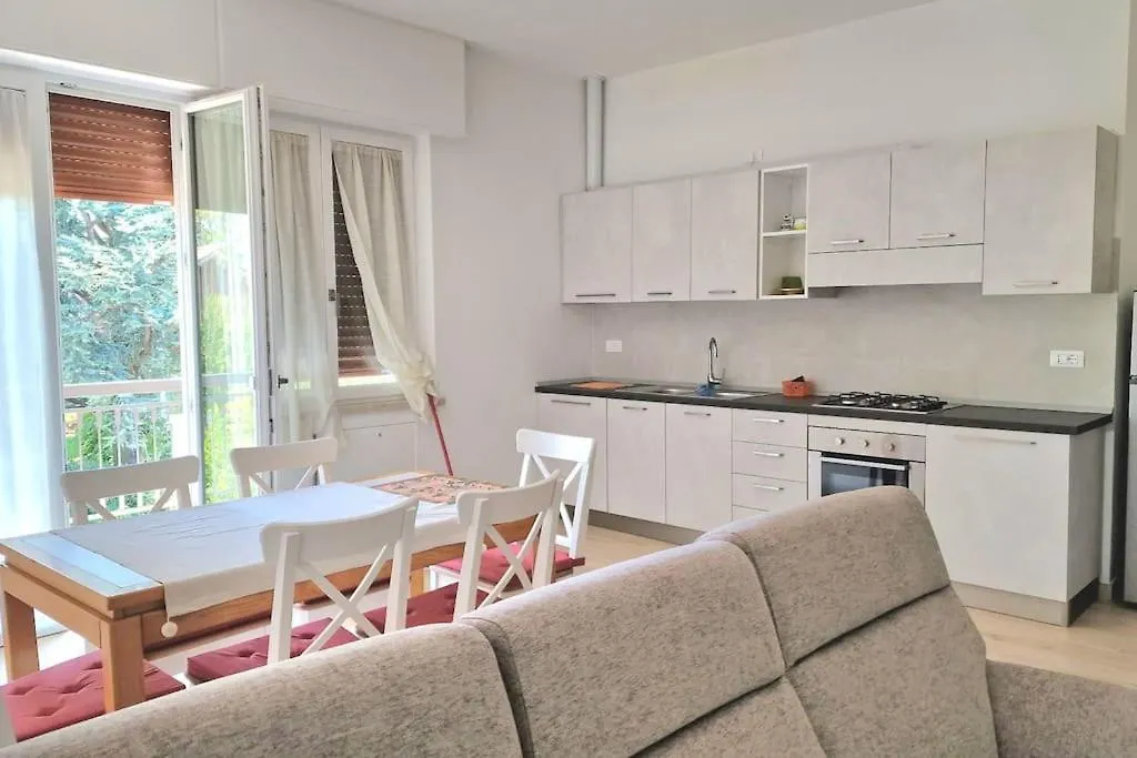 פסקיארה דל גארדה S.Benedetto Terrace Apartment
