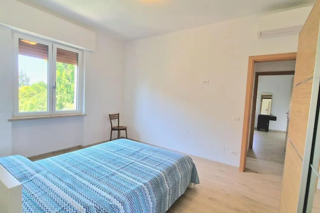 פסקיארה דל גארדה S.Benedetto Terrace Apartment פסקיארה דל גארדה